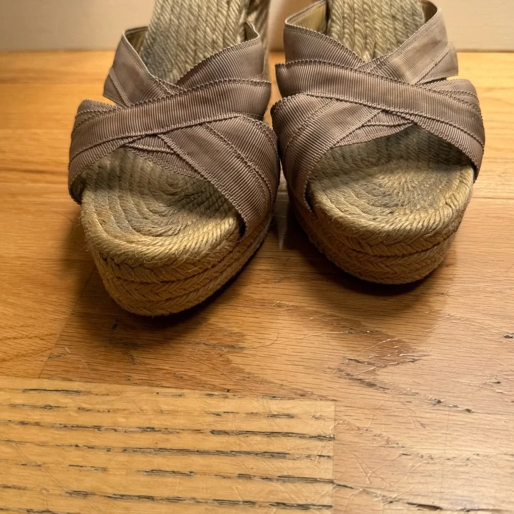 CHRISTIAN LOUBOUTIN Wedge Strappy Summer Sandals Tan size 40